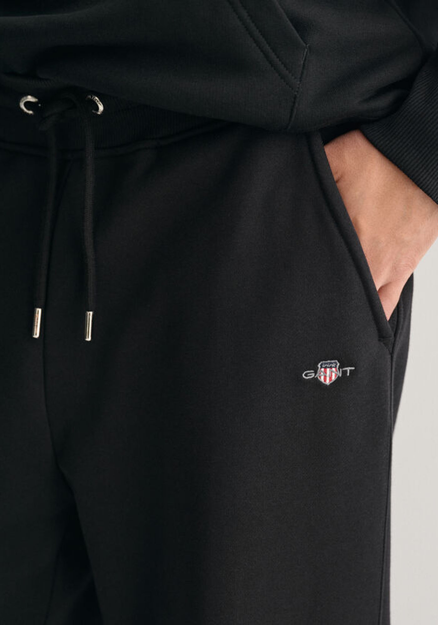 GANT Φόρμα της σειράς Shield - 2009026 005 Black φωτογραφία