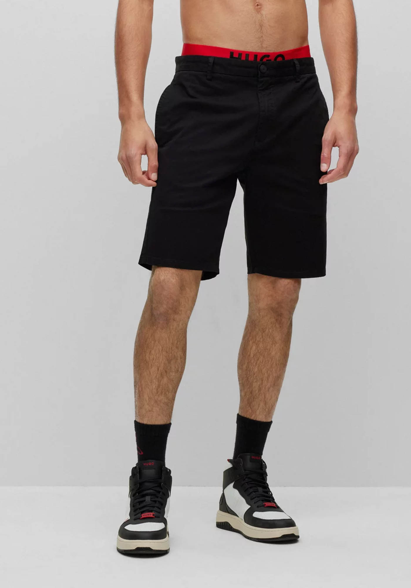Hugo HUGO Chino Βερμούδα σε Slim γραμμή - 50471182 001 Black