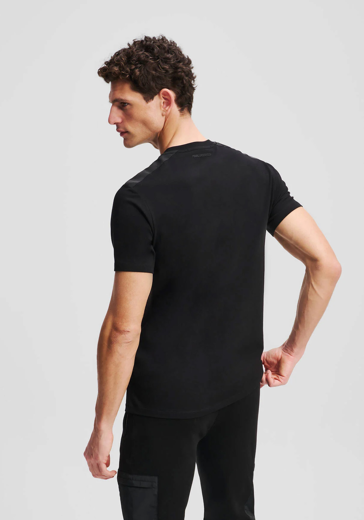 Karl Lagerfeld Μπλούζα της σειράς Crewneck - 755037 552221 990 Black