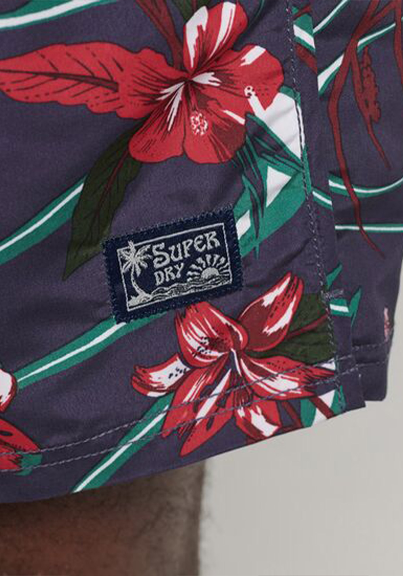 Superdry Μαγιό της σειράς Hawaiian Swimshort - M3010193A 5UY Navy Lily AOP φωτογραφία