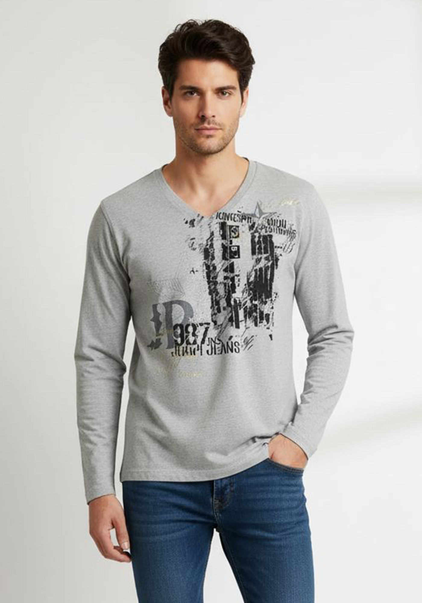 Trussardi Jeans Μπλούζα της σειράς Oakes - 62062 105 Grey